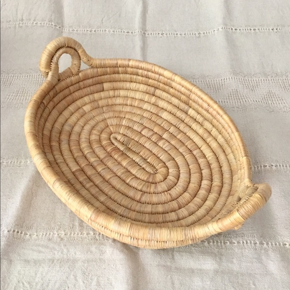 Other - Vintage Raffia Straw Woven Basket • Like New